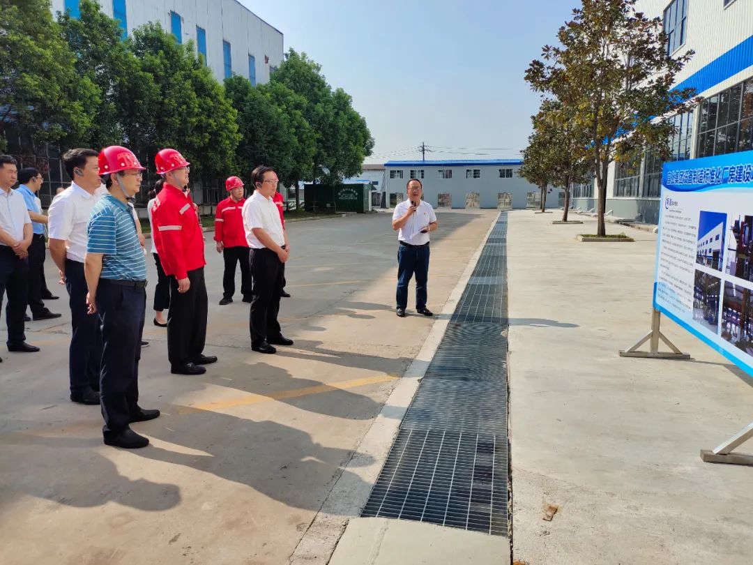 現場觀摩！猇亭區二季度項目拉練活動走進化機公司設備制造標準化廠房建設項目