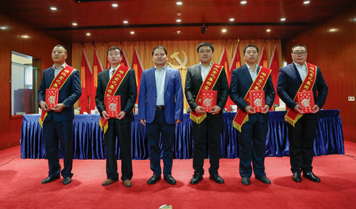 宜化集團召開2019年慶?！拔逡弧眹H勞動節暨表彰大會(圖7)