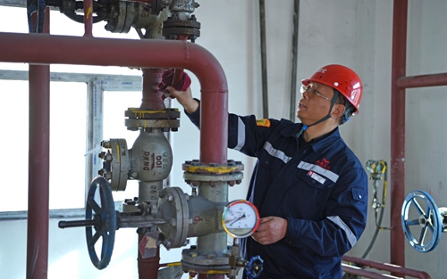 集團(tuán)領(lǐng)導(dǎo)干部深入基層一線勞動(dòng)(圖6) 集團(tuán)領(lǐng)導(dǎo)干部深入基層一線勞動(dòng)(圖6)