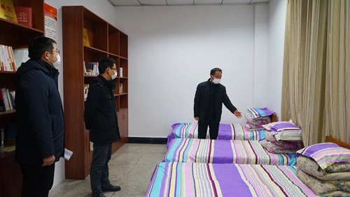 周金平到楚星公司、松滋肥業檢查疫情防控情況(圖2) 周金平到楚星公司、松滋肥業檢查疫情防控情況(圖2)