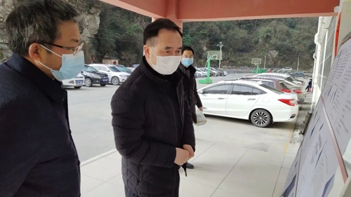 周金平到礦業(yè)公司檢查疫情防控及復工復產工作(圖2) 周金平到礦業(yè)公司檢查疫情防控及復工復產工作(圖2)