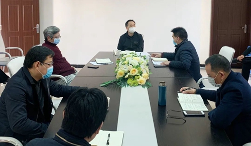 周金平到置業公司現場辦公(圖1) 周金平到置業公司現場辦公(圖1)