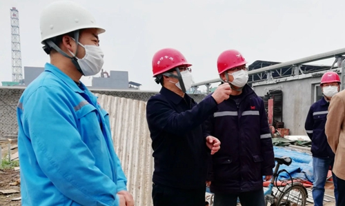 王大真到股份公司現場檢查工作(圖1) 王大真到股份公司現場檢查工作(圖1)