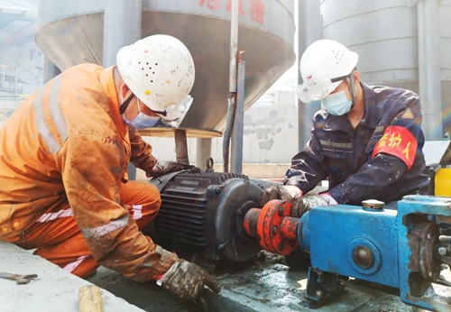 宜化兩個(gè)班組獲得宜昌市“工人先鋒號(hào)”榮譽(yù)稱號(hào)(圖6) 宜化兩個(gè)班組獲得宜昌市“工人先鋒號(hào)”榮譽(yù)稱號(hào)(圖6)