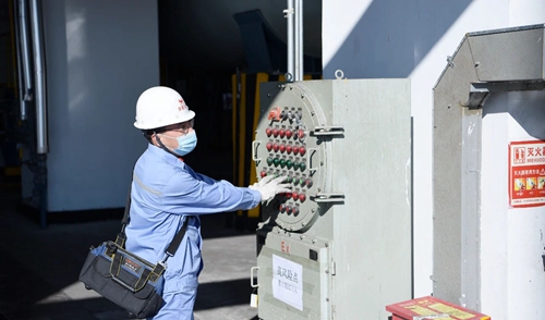 熱烈祝賀!新疆宜化循環(huán)流化床富氧氣化爐一次性點(diǎn)火成功!(圖3) 熱烈祝賀!新疆宜化循環(huán)流化床富氧氣化爐一次性點(diǎn)火成功!(圖3)