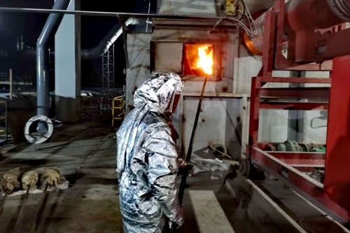 祝賀！青海宜化回轉(zhuǎn)窯一次性點火成功！(圖1)