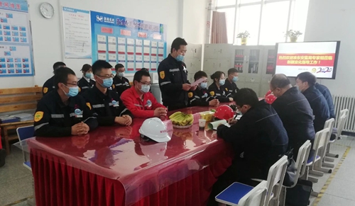 新疆宜化氯堿分廠氯乙烯三班、合成二班榮獲準(zhǔn)東開發(fā)區(qū)安全標(biāo)準(zhǔn)化示范班組稱號(hào)(圖4) 新疆宜化氯堿分廠氯乙烯三班、合成二班榮獲準(zhǔn)東開發(fā)區(qū)安全標(biāo)準(zhǔn)化示范班組稱號(hào)(圖4)