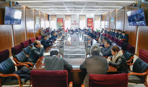 集團(tuán)召開(kāi)行政辦公會(huì)安排部署年前重點(diǎn)工作(圖1) 集團(tuán)召開(kāi)行政辦公會(huì)安排部署年前重點(diǎn)工作(圖1)