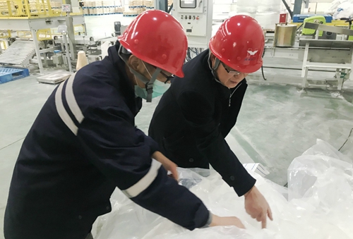 王大真到新材料公司、TPO項(xiàng)目現(xiàn)場(chǎng)和股份公司檢查工作(圖1) 王大真到新材料公司、TPO項(xiàng)目現(xiàn)場(chǎng)和股份公司檢查工作(圖1)