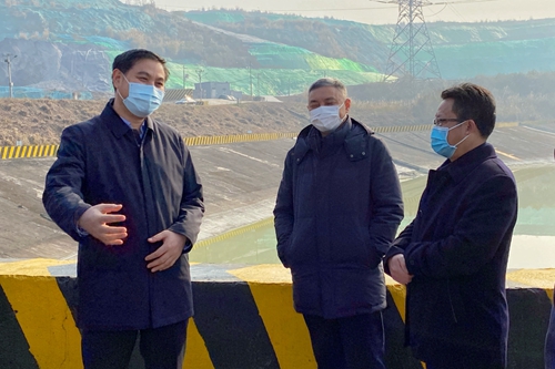 張家勝元旦到股份公司走訪慰問并檢查安全生產工作(圖1) 張家勝元旦到股份公司走訪慰問并檢查安全生產工作(圖1)