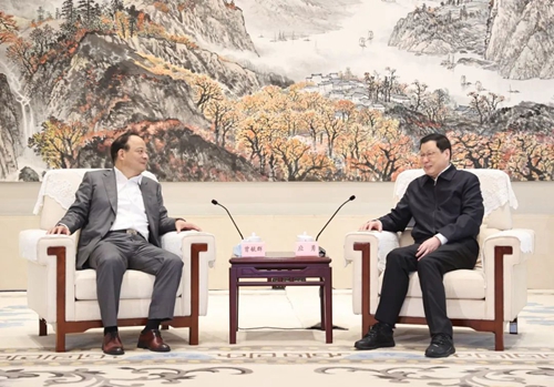 寧德時(shí)代在鄂投資布局新能源汽車動(dòng)力電池產(chǎn)業(yè)!應(yīng)勇王忠林與曾毓群座談(圖1) 寧德時(shí)代在鄂投資布局新能源汽車動(dòng)力電池產(chǎn)業(yè)!應(yīng)勇王忠林與曾毓群座談(圖1)