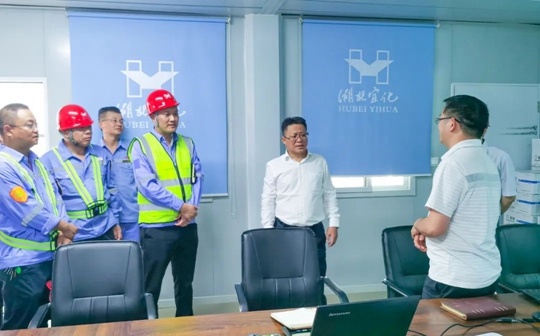 王大真節(jié)日期間看望慰問一線職工(圖4) 王大真節(jié)日期間看望慰問一線職工(圖4)