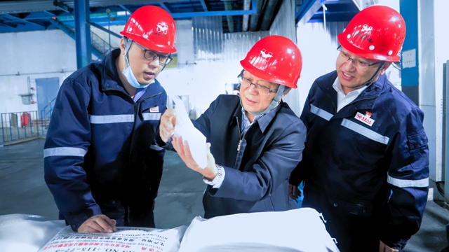 王大真到宜昌區(qū)域分子公司檢查安全生產(chǎn)和疫情防控工作(圖1) 王大真到宜昌區(qū)域分子公司檢查安全生產(chǎn)和疫情防控工作(圖1)