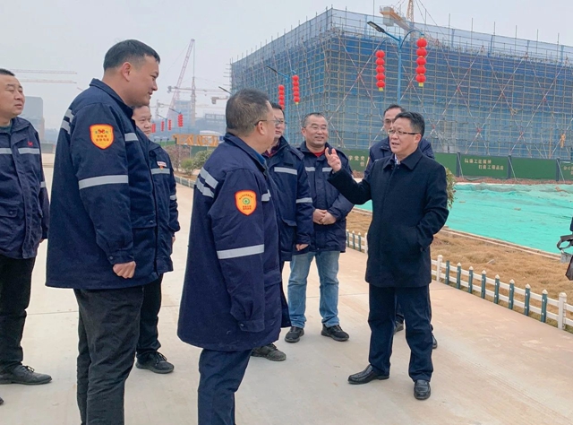 大年初一,王大真到田家河新項目和分子公司走訪慰問(圖2) 大年初一,王大真到田家河新項目和分子公司走訪慰問(圖2)