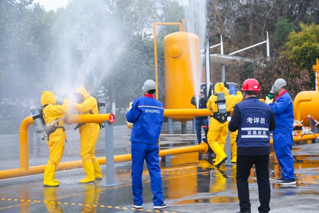 湖北省第一屆“宜荊荊恩”安全技能競賽在宜化實訓基地成功舉辦(圖4) 湖北省第一屆“宜荊荊恩”安全技能競賽在宜化實訓基地成功舉辦(圖4)