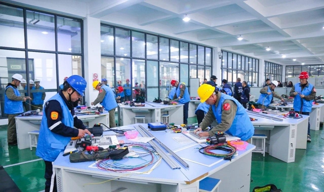 湖北省第一屆“宜荊荊恩”安全技能競賽在宜化實訓基地成功舉辦(圖3) 湖北省第一屆“宜荊荊恩”安全技能競賽在宜化實訓基地成功舉辦(圖3)