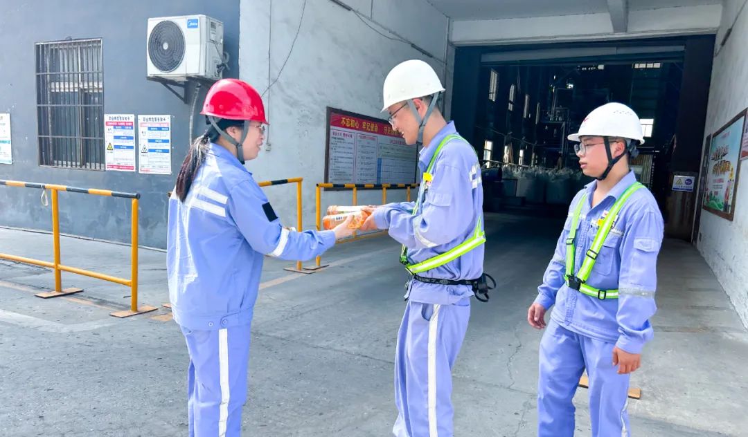 高溫送清涼!情系一線沁人心(圖2) 圖片