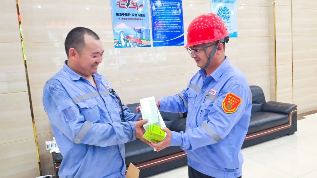 高溫送清涼!情系一線沁人心(圖11) 圖片