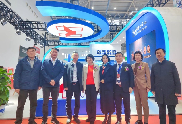 宜化集團(tuán)攜“專精特新”產(chǎn)品亮相第二十三屆磷復(fù)肥產(chǎn)銷會(圖2) 宜化集團(tuán)攜“專精特新”產(chǎn)品亮相第二十三屆磷復(fù)肥產(chǎn)銷會(圖2)