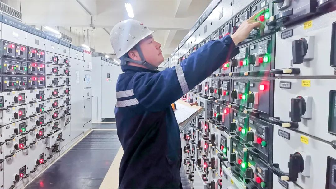 【宜化榜樣】新材料公司楊帆:扎根一線精耕細作,不負韶華淬煉匠心(圖5) 【宜化榜樣】新材料公司楊帆:扎根一線精耕細作,不負韶華淬煉匠心(圖5)