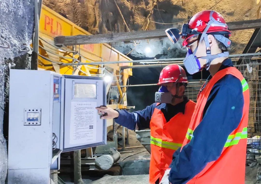 宜化礦業(yè):抓實(shí)“五個(gè)強(qiáng)化”,全力以赴保安全(圖2) 宜化礦業(yè):抓實(shí)“五個(gè)強(qiáng)化”,全力以赴保安全(圖2)