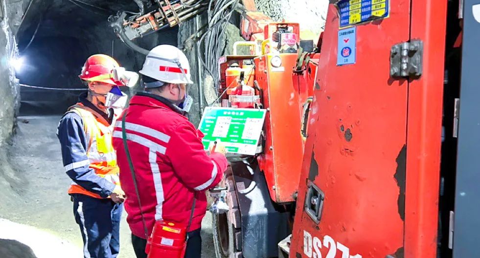 宜化礦業(yè):抓實(shí)“五個(gè)強(qiáng)化”,全力以赴保安全(圖4) 宜化礦業(yè):抓實(shí)“五個(gè)強(qiáng)化”,全力以赴保安全(圖4)