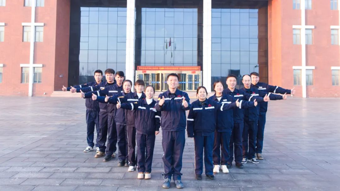 新疆宜化電石車間二一班:強化班組建設,筑牢基層基石(圖5) 新疆宜化電石車間二一班:強化班組建設,筑牢基層基石(圖5)