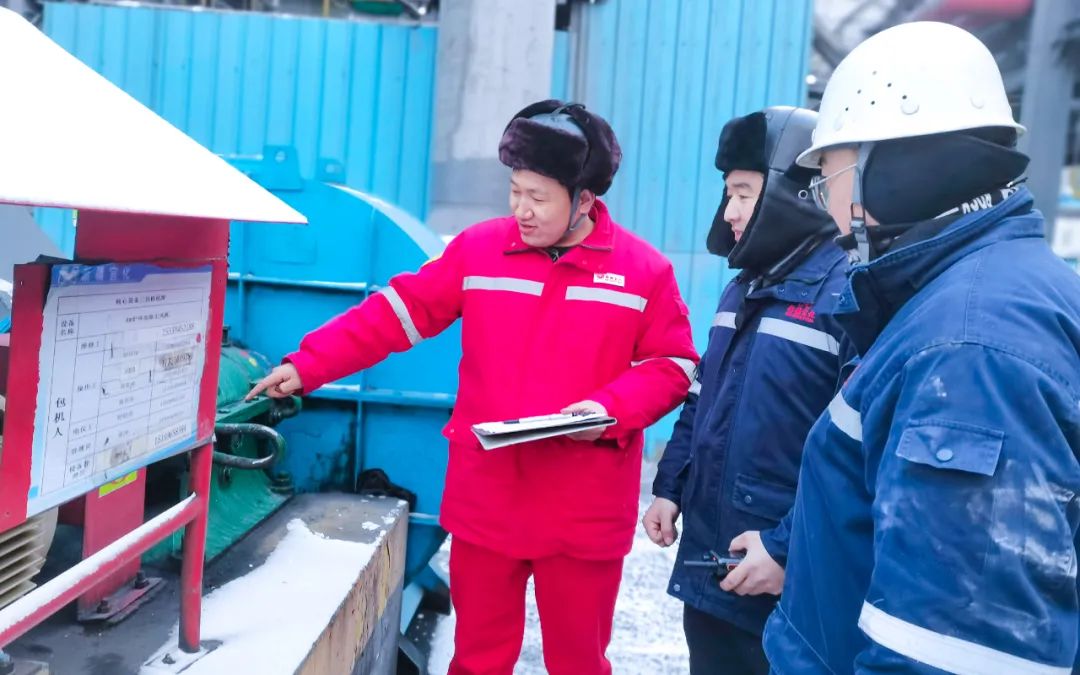 新疆宜化電石車間二一班:強化班組建設,筑牢基層基石(圖3) 新疆宜化電石車間二一班:強化班組建設,筑牢基層基石(圖3)