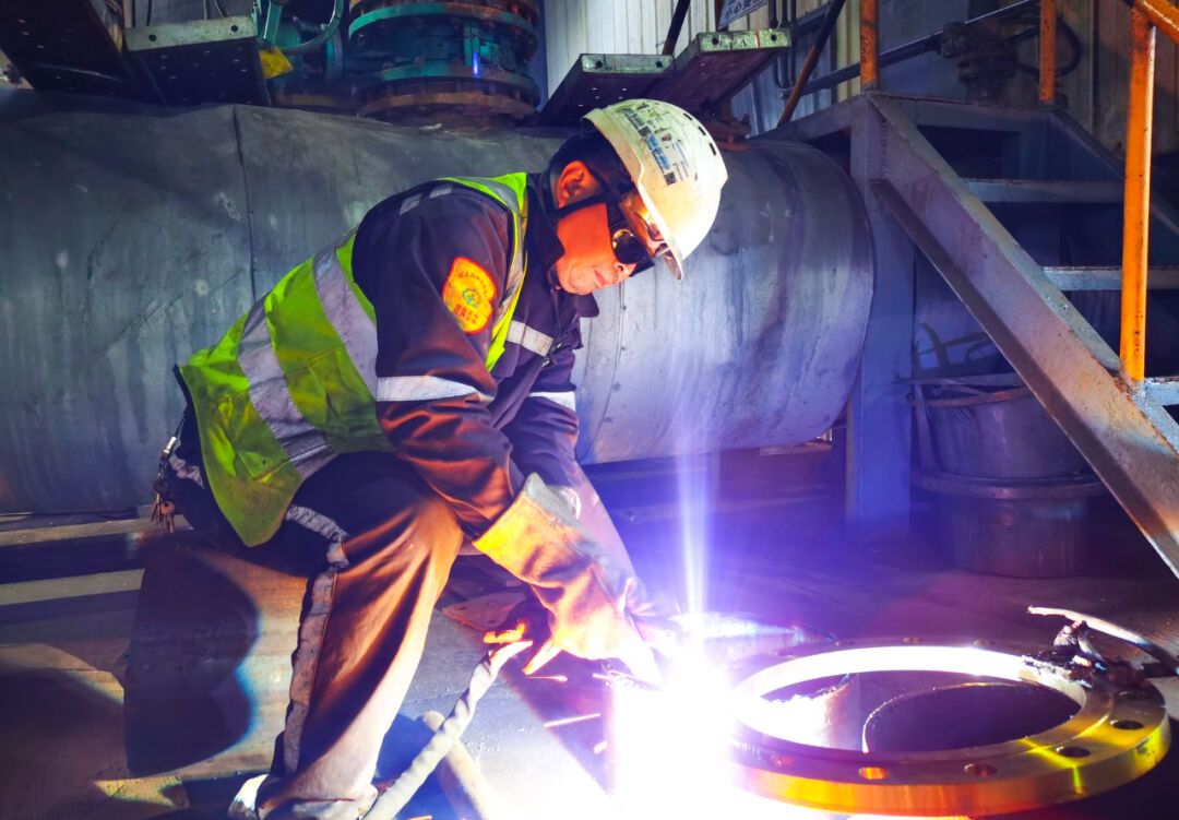 新疆宜化:直擊大修一線,看他們奮戰(zhàn)的身影(圖6) 新疆宜化:直擊大修一線,看他們奮戰(zhàn)的身影(圖6)