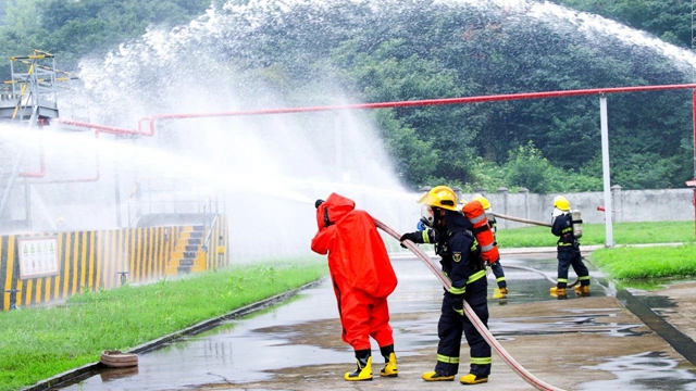 【安全生產月】應急演練關鍵在練！楚星公司、松滋肥業分別開展應急救援演練(圖1)
