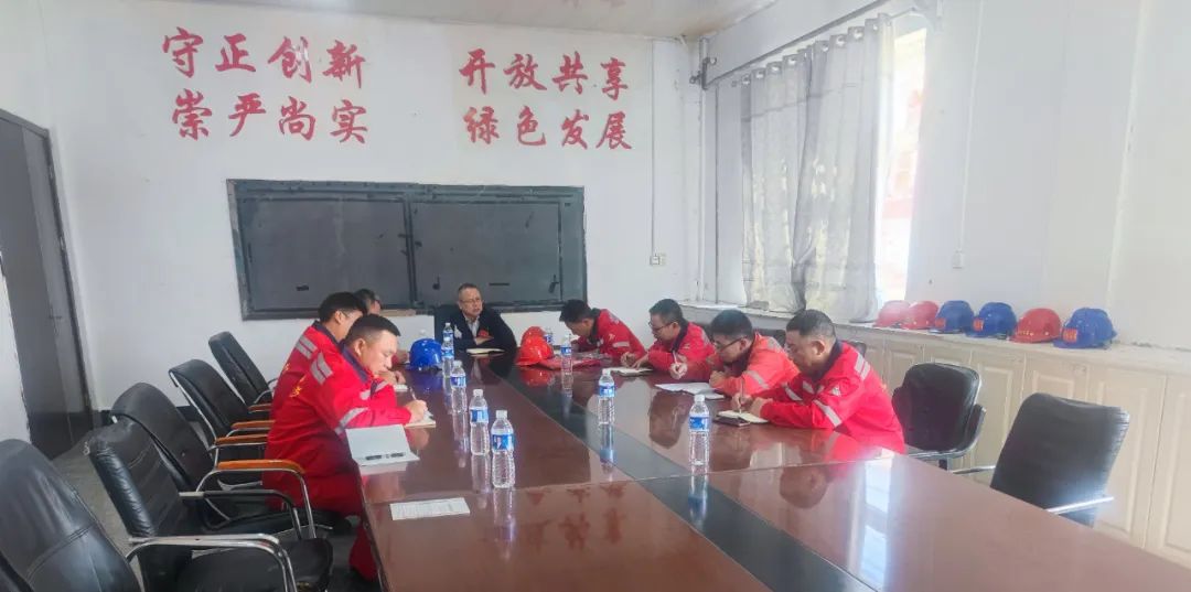 化機公司黨委書記、董事長、總經理楊中澤到內蒙宜化項目現場辦公(圖3)