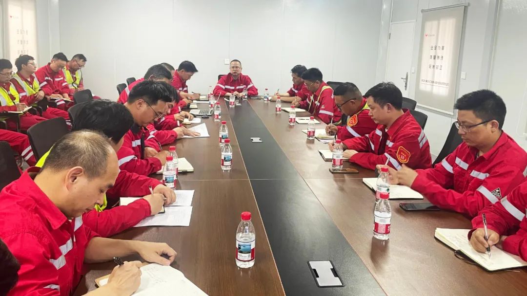 化機公司黨委書記、董事長、總經理楊中澤到內蒙季戊四醇項目現場辦公(圖3)