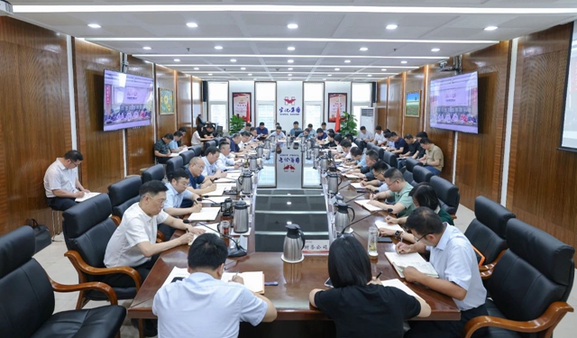 集團(tuán)召開黨委（擴(kuò)大）會議傳達(dá)學(xué)習(xí)中央有關(guān)通報(bào)(圖1)