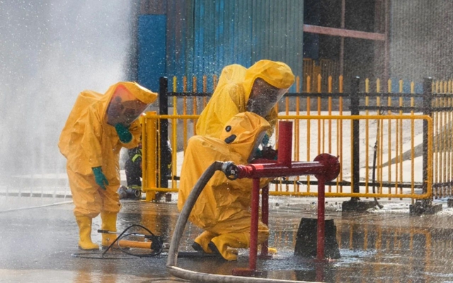 內(nèi)蒙古宜化開(kāi)展危險(xiǎn)化學(xué)品泄漏事故應(yīng)急演練(圖1)