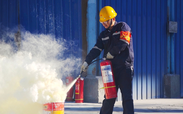 以練促防！內蒙古宜化開展消防技能比武活動