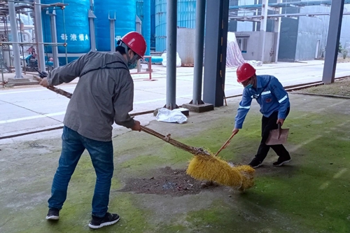 股份公司：管理人員下沉一線跟班工作 力?！半p節”安全生產